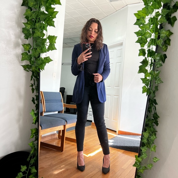 Meet your Posher, Xaviera - Picture 3 of 4